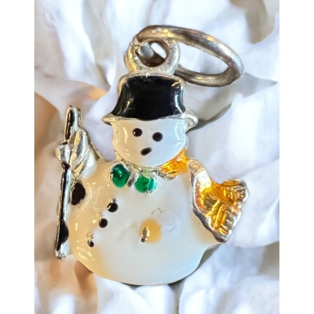 Pair Of Festive Snowman Charms With Enamel Details & Rings For Christmas Jewelry - Picture 3 of 10